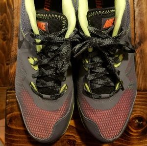 Mens like NEW Nike sho noes Fit sole